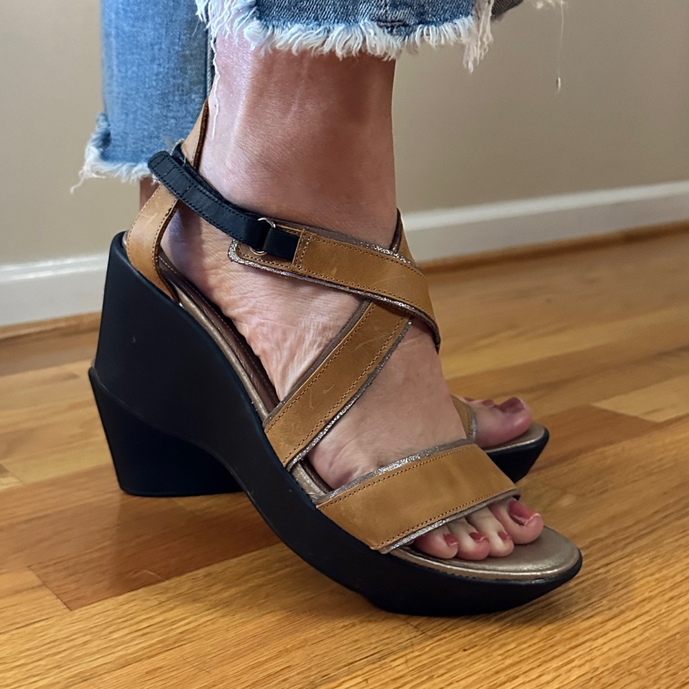 Naot leather wedges